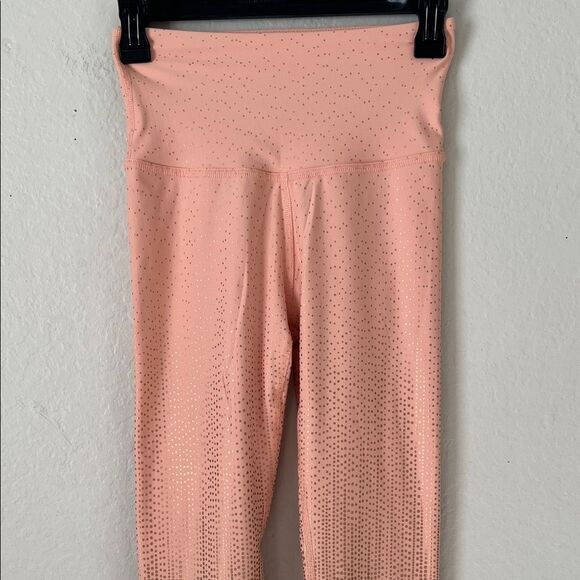 Beyond Yoga Drip Dot High Waisted Midi Legging Coral Rose Gold in Size S - Picture 4 of 16